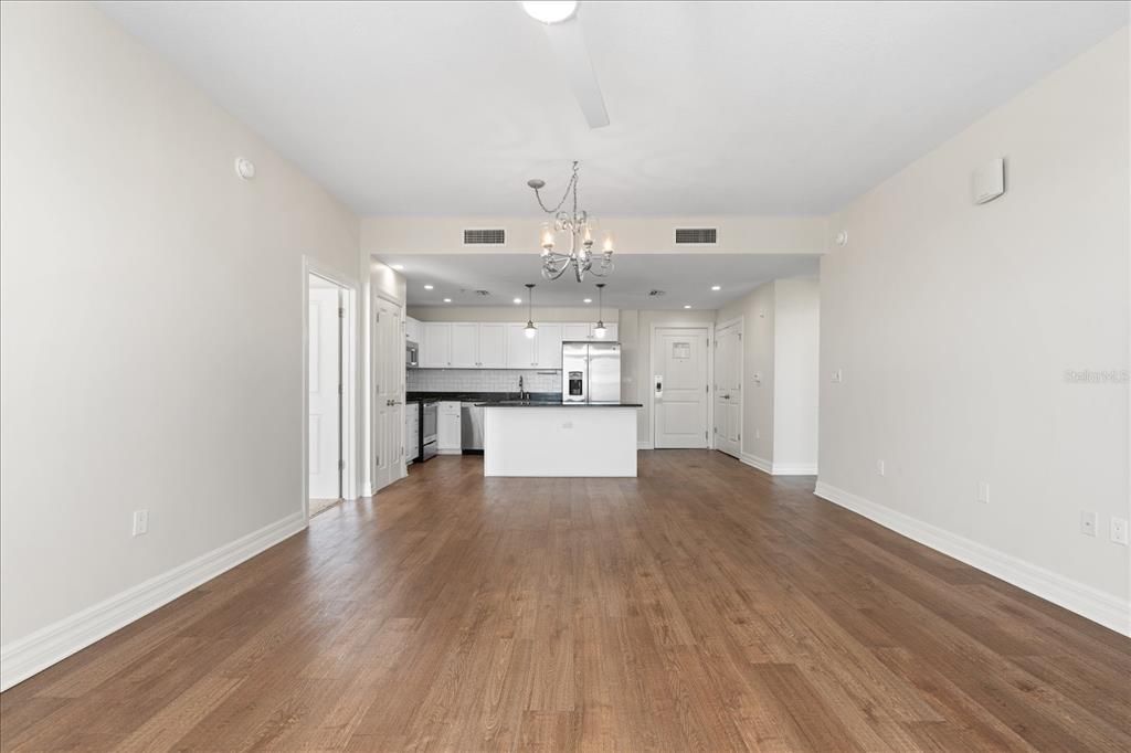 For Rent: $2,120 (2 beds, 2 baths, 1366 Square Feet)