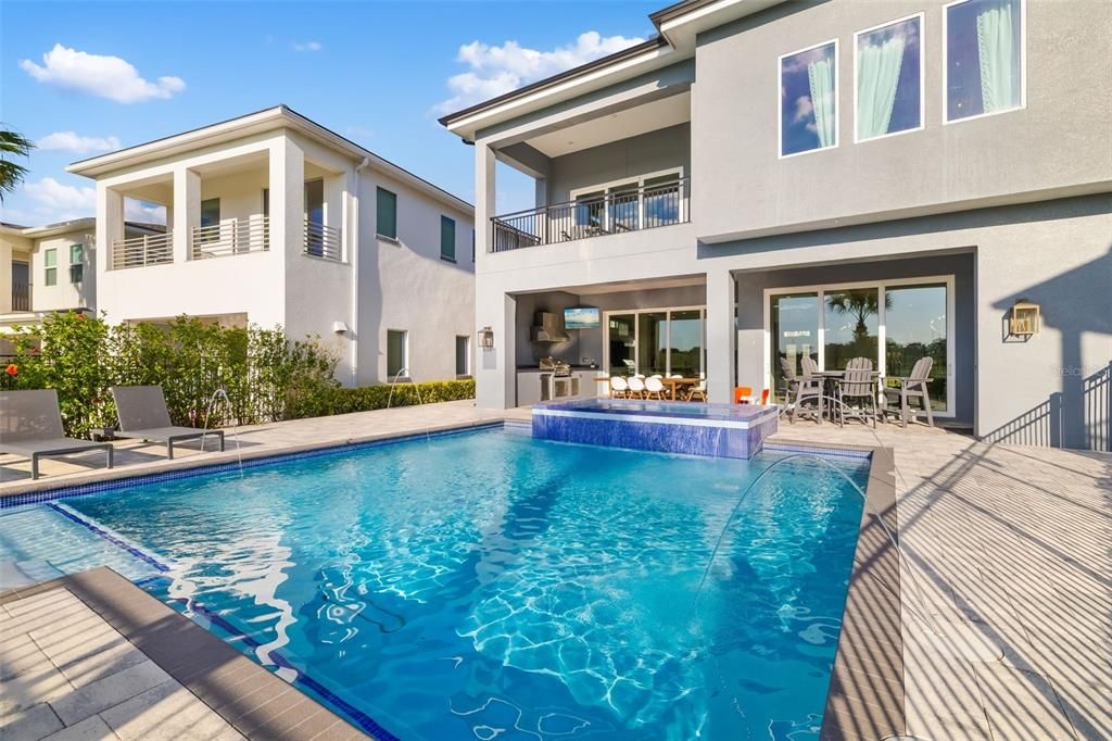 En Venta: $3,295,000 (10 camas, 9 baños, 7264 Pies cuadrados)