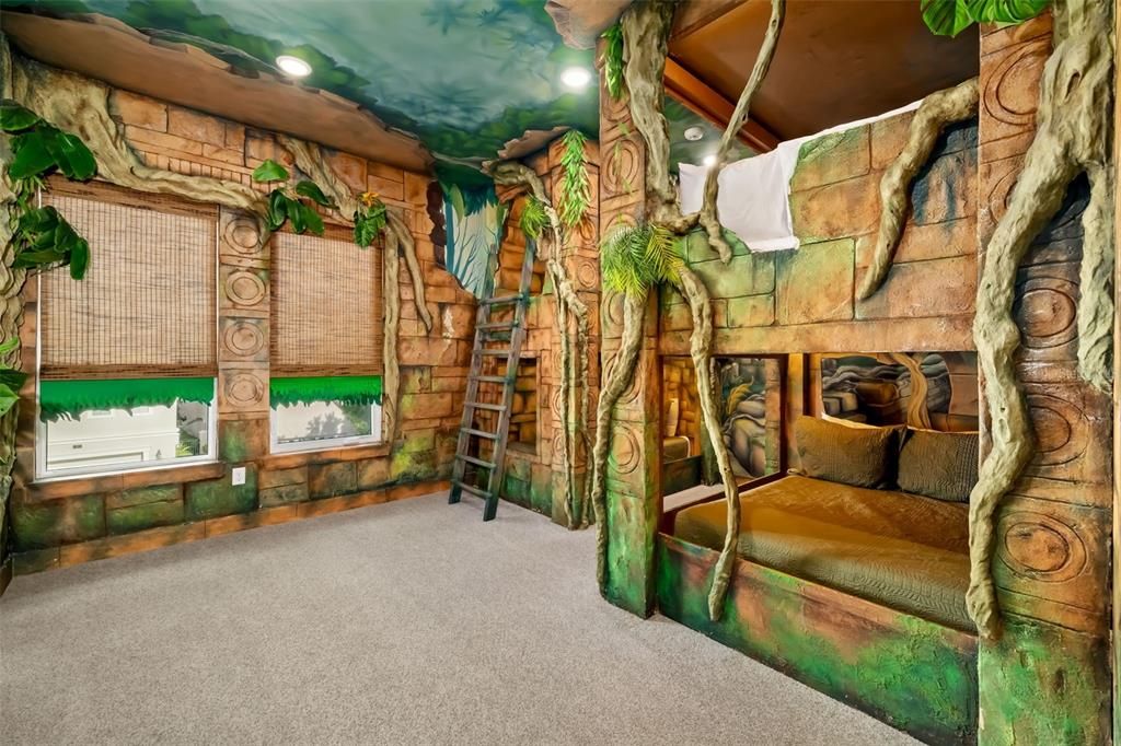 En Venta: $3,295,000 (10 camas, 9 baños, 7264 Pies cuadrados)