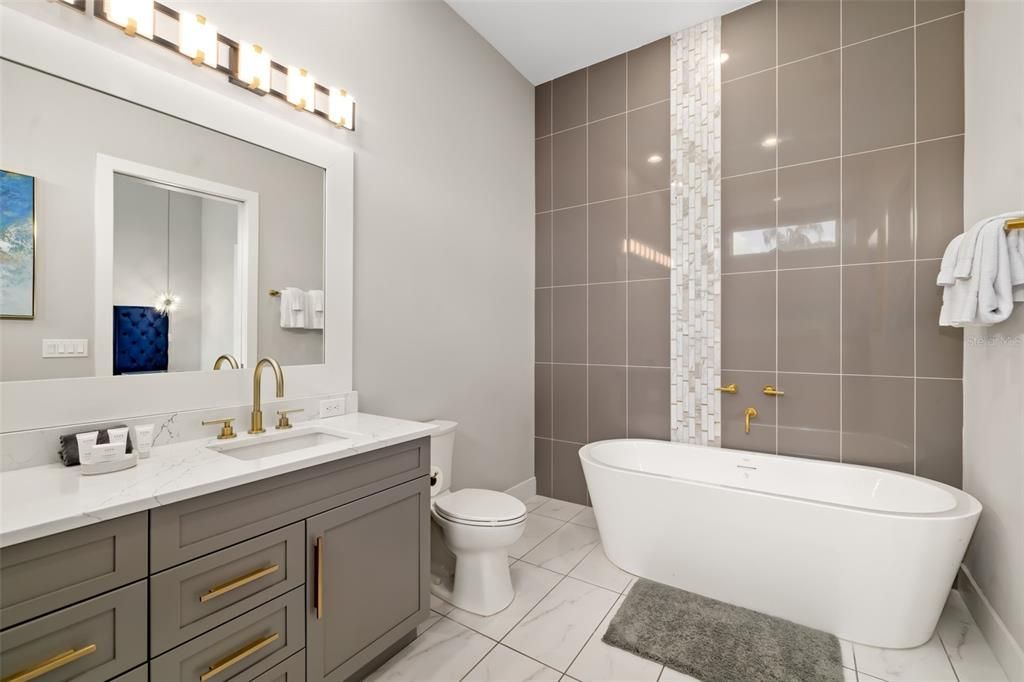 En Venta: $3,295,000 (10 camas, 9 baños, 7264 Pies cuadrados)