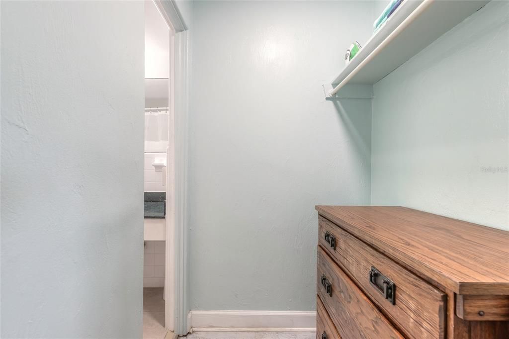 待售: $101,000 (0 贝兹, 1 浴室, 363 平方英尺)