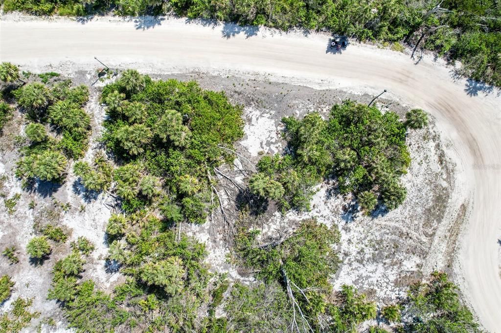 合同活跃: $215,000 (0.55 acres)
