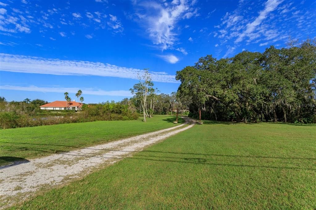 待售: $2,500,000 (5.00 acres)