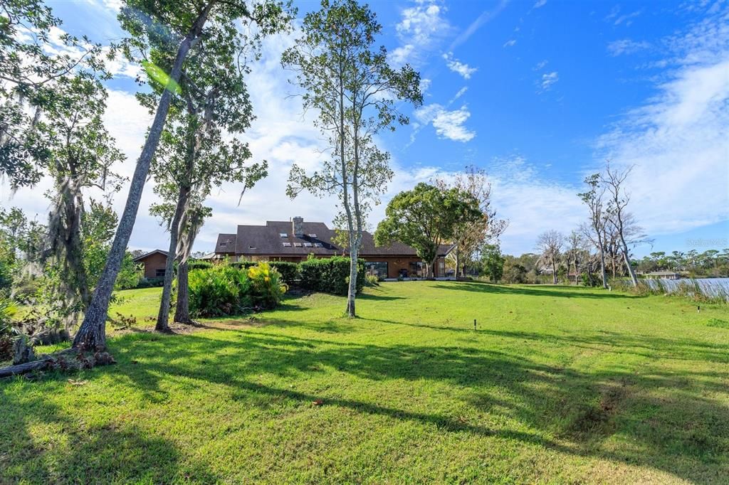 待售: $2,500,000 (5.00 acres)