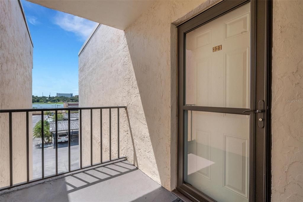 待售: $145,000 (2 贝兹, 2 浴室, 928 平方英尺)