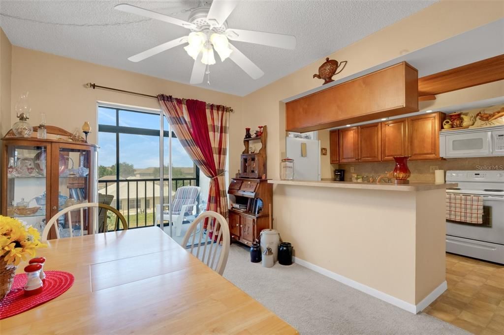 待售: $145,000 (2 贝兹, 2 浴室, 928 平方英尺)