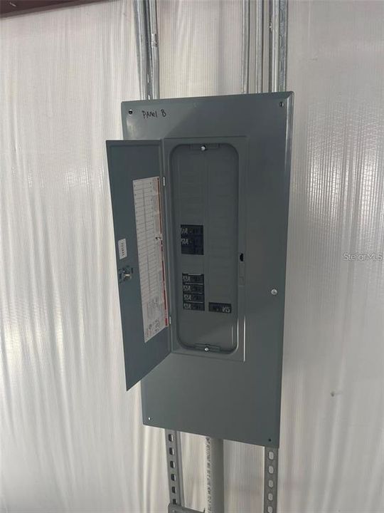 На продажу: $13,200 (0 спален, 0 ванн, 1100 Квадратных фут)