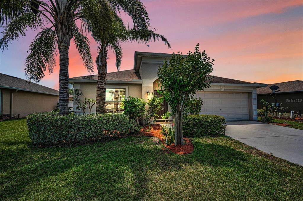 For Sale: $339,900 (3 beds, 2 baths, 2053 Square Feet)