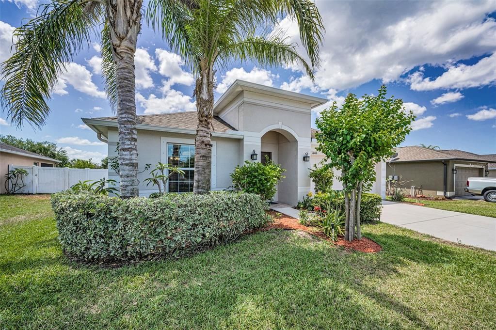 For Sale: $339,900 (3 beds, 2 baths, 2053 Square Feet)