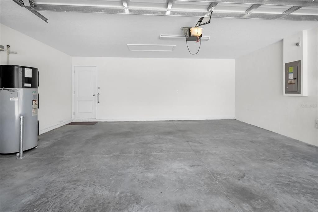 For Sale: $339,900 (3 beds, 2 baths, 2053 Square Feet)