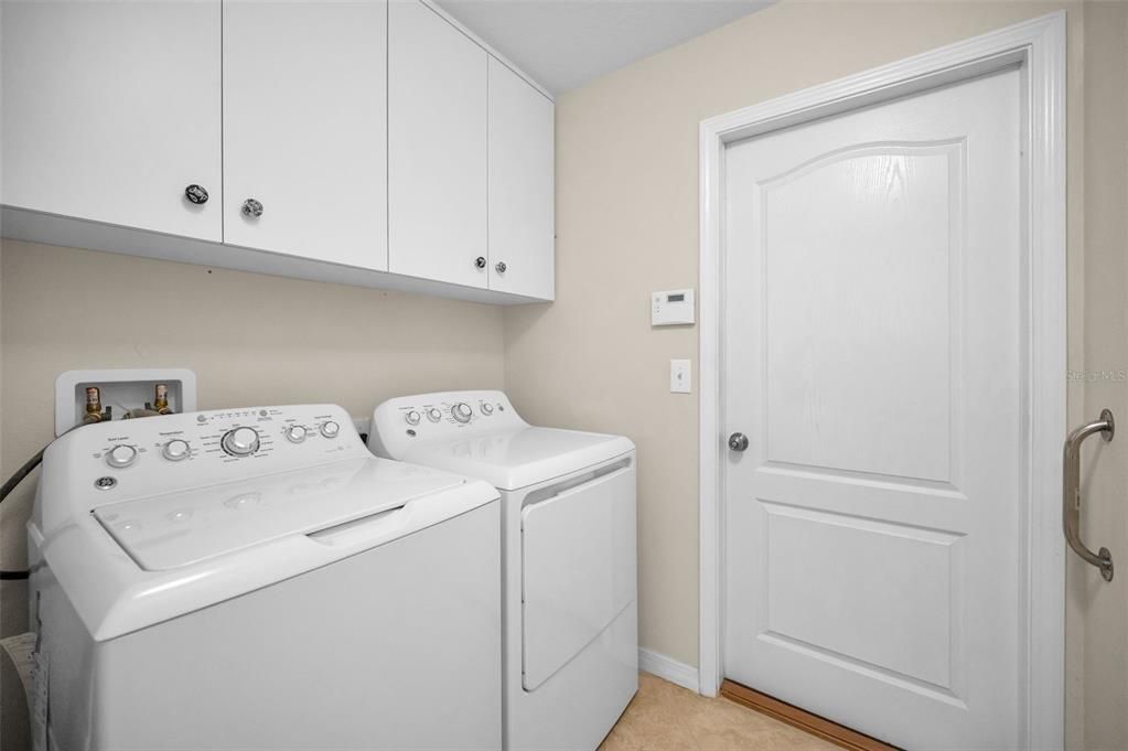 For Sale: $339,900 (3 beds, 2 baths, 2053 Square Feet)