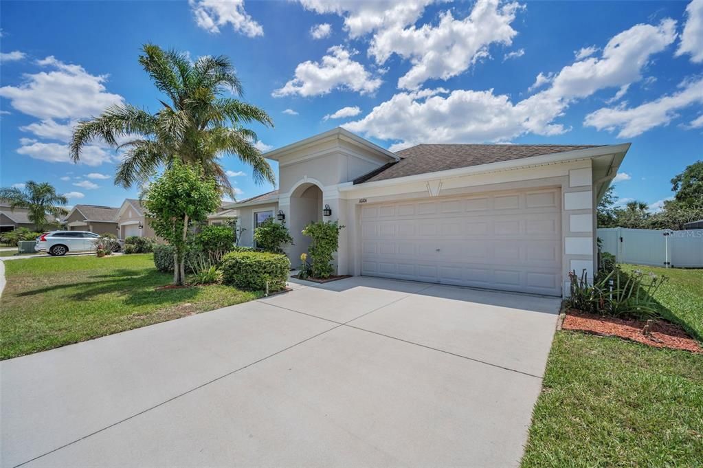 For Sale: $339,900 (3 beds, 2 baths, 2053 Square Feet)