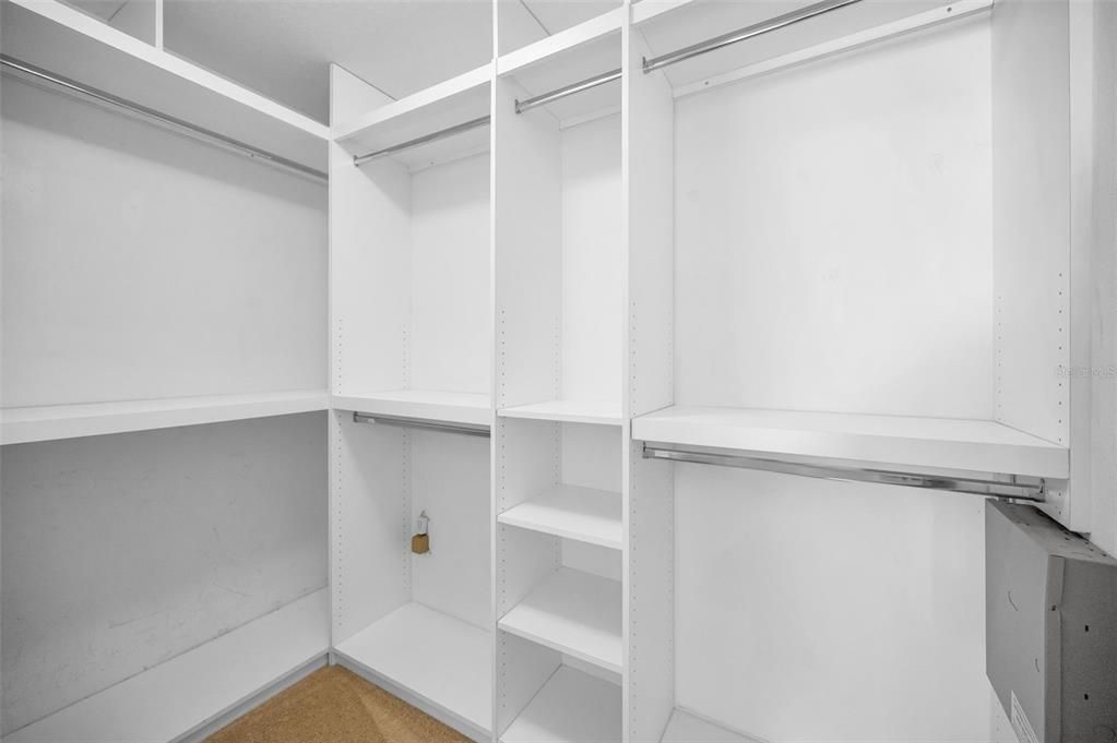 For Sale: $339,900 (3 beds, 2 baths, 2053 Square Feet)