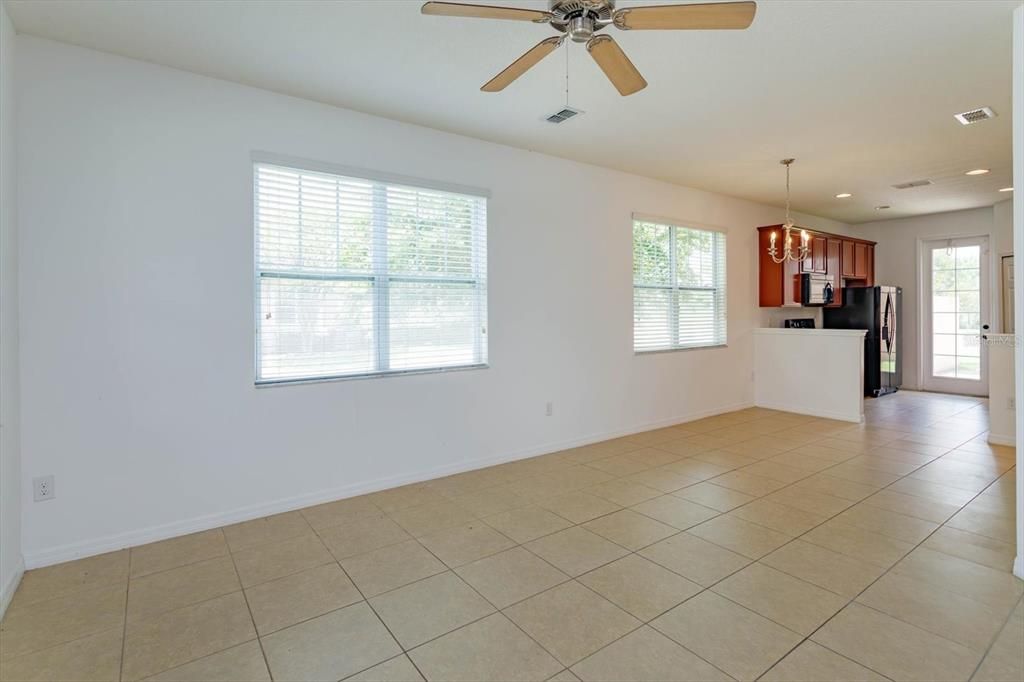 Active With Contract: $379,900 (4 beds, 3 baths, 1515 Square Feet)