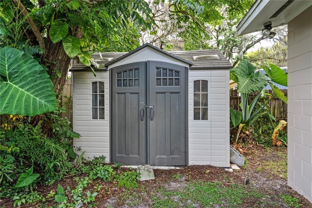 For Sale: $420,000 (4 beds, 2 baths, 2040 Square Feet)