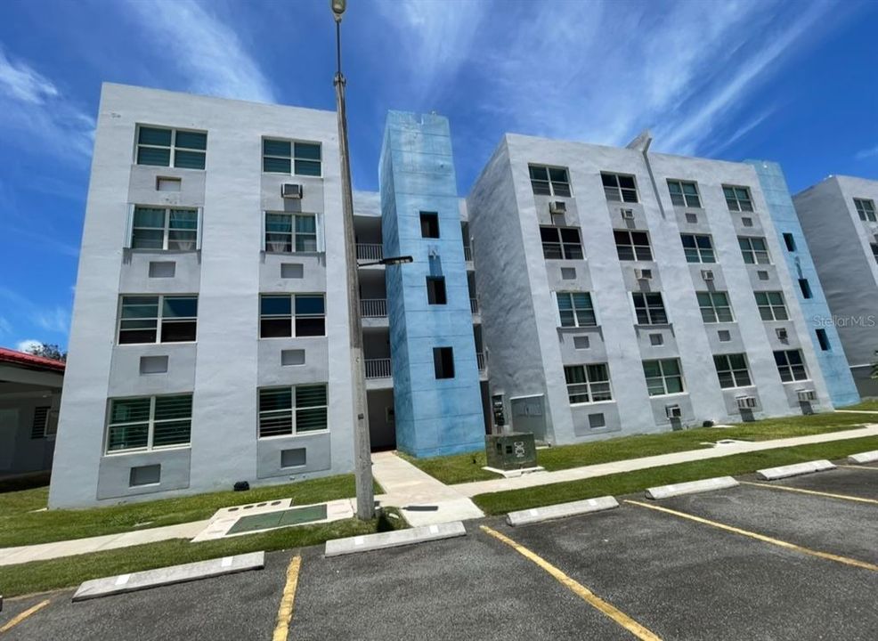 最近售出: $150,000 (3 贝兹, 2 浴室, 1865.31 平方英尺)