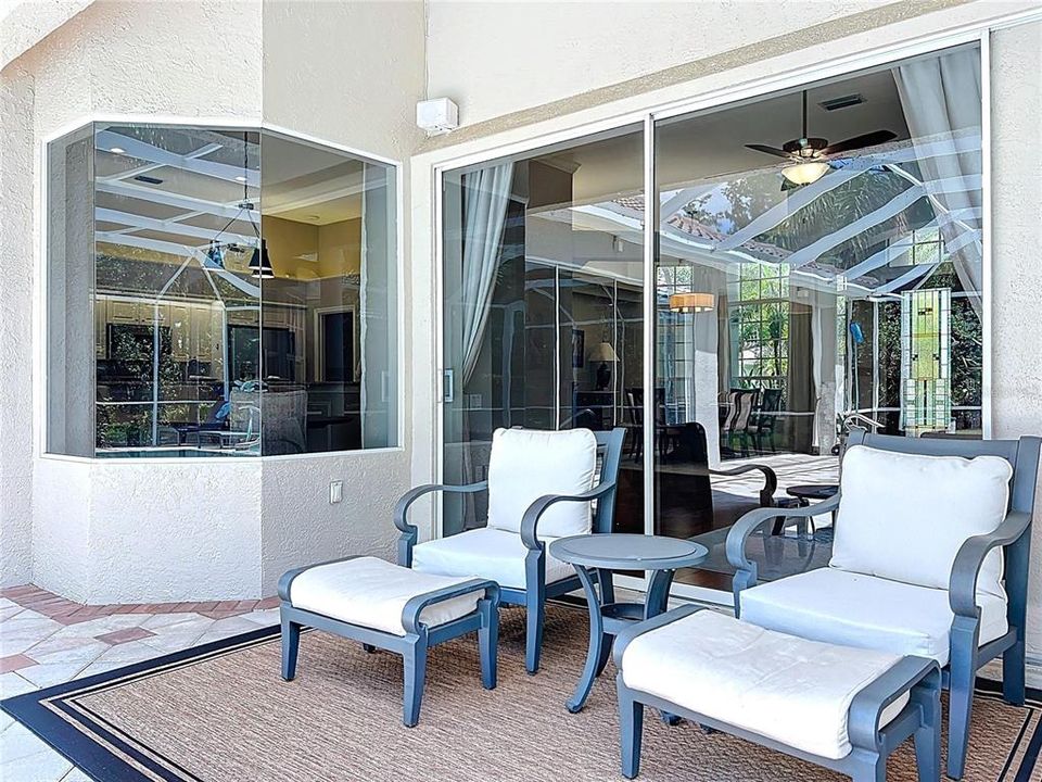 For Sale: $925,000 (4 beds, 3 baths, 2700 Square Feet)