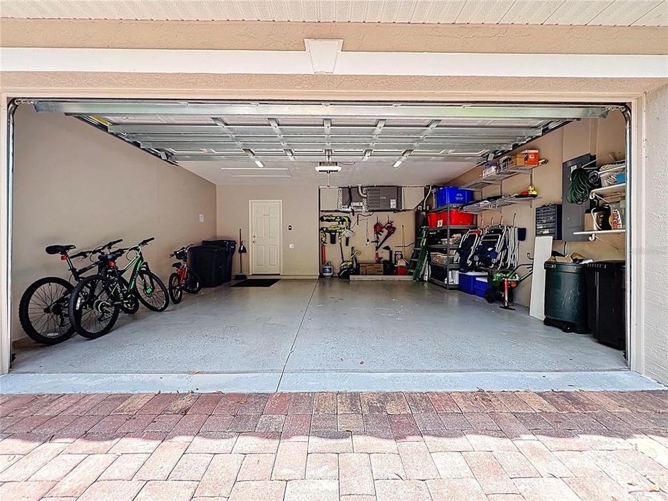 For Sale: $925,000 (4 beds, 3 baths, 2700 Square Feet)