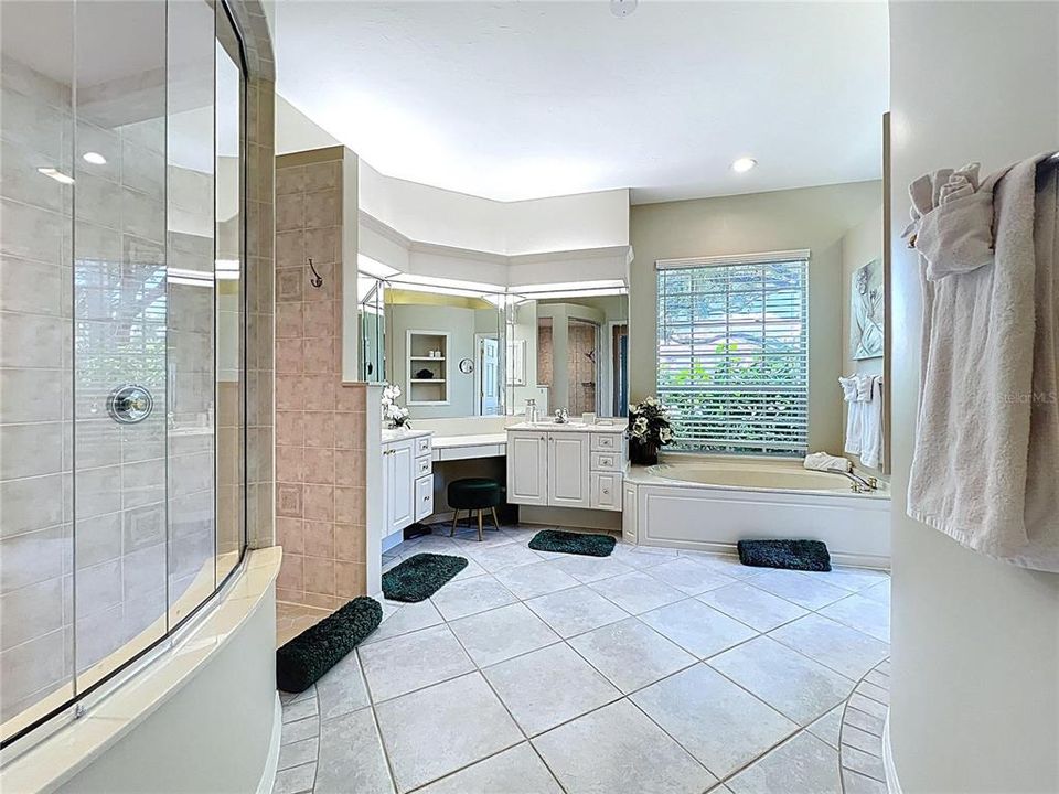 For Sale: $925,000 (4 beds, 3 baths, 2700 Square Feet)