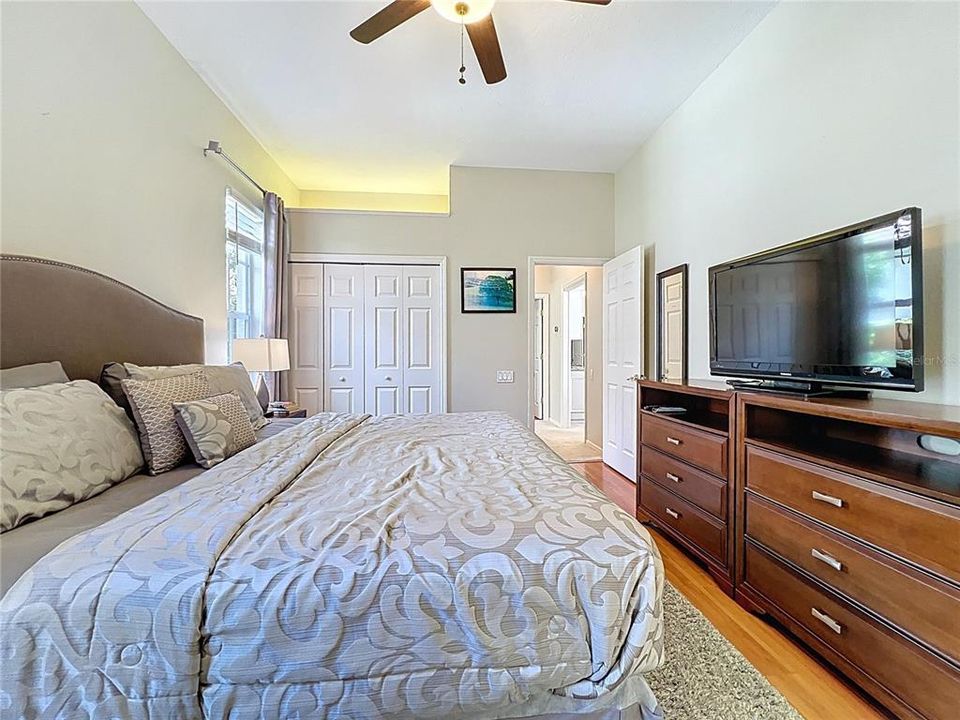 For Sale: $925,000 (4 beds, 3 baths, 2700 Square Feet)