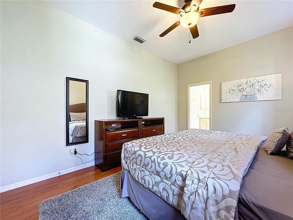 For Sale: $925,000 (4 beds, 3 baths, 2700 Square Feet)