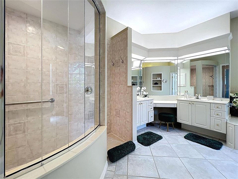 For Sale: $925,000 (4 beds, 3 baths, 2700 Square Feet)