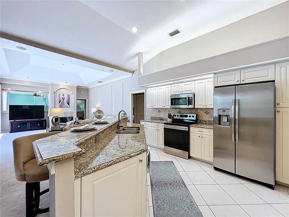 For Sale: $925,000 (4 beds, 3 baths, 2700 Square Feet)