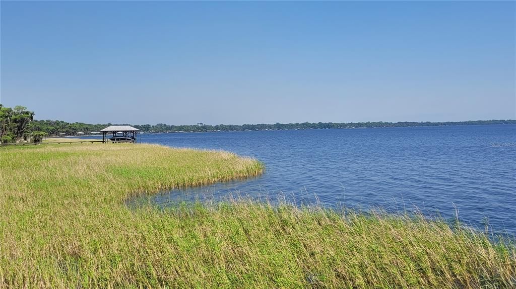 На продажу: $750,000 (1.84 acres)