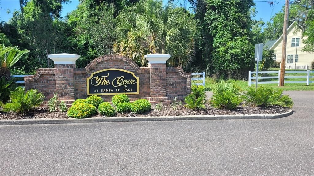 На продажу: $750,000 (1.84 acres)