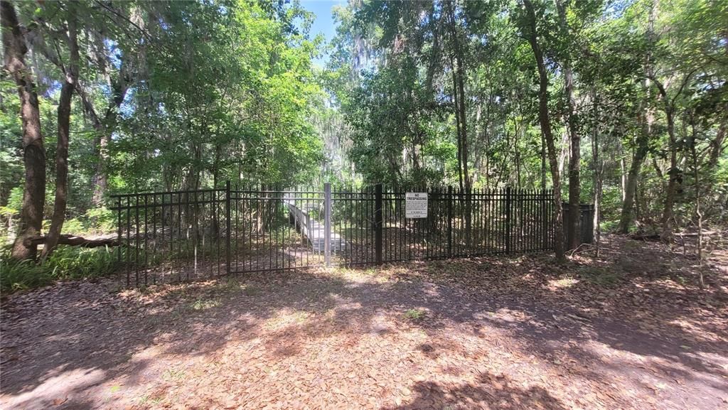 На продажу: $750,000 (1.84 acres)