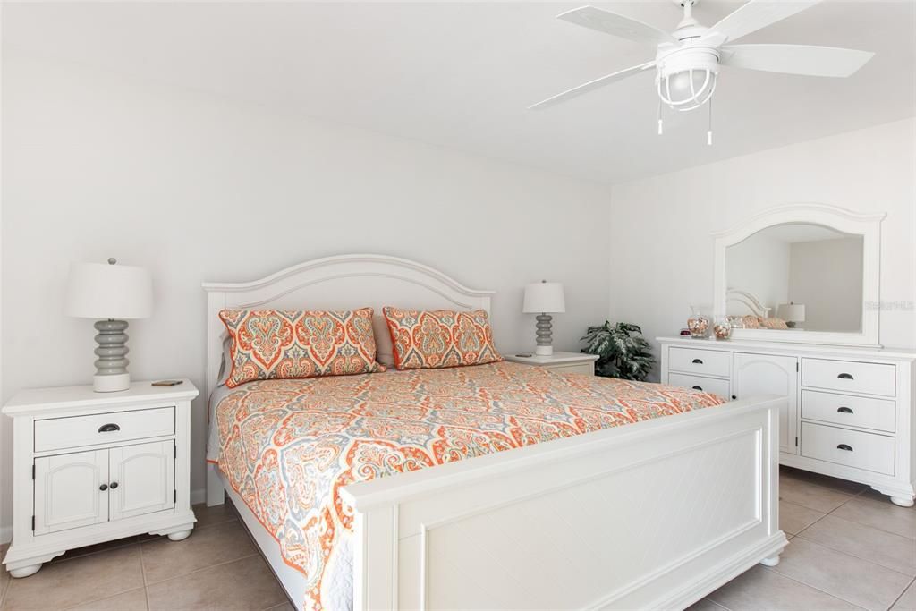 Activo con contrato: $199,000 (2 camas, 2 baños, 1056 Pies cuadrados)