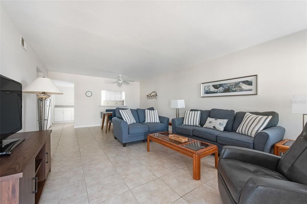 Activo con contrato: $199,000 (2 camas, 2 baños, 1056 Pies cuadrados)