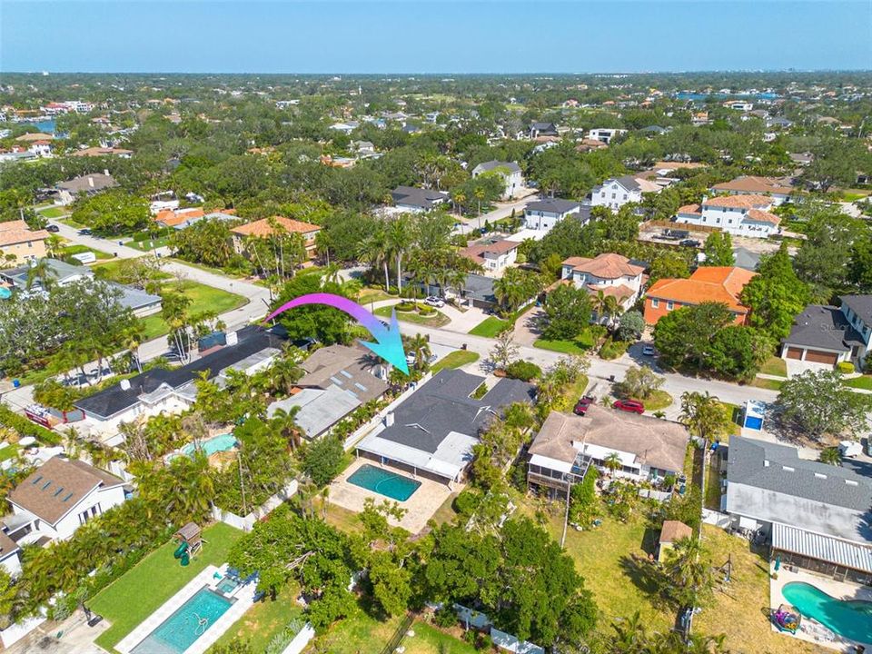 合同活跃: $799,900 (4 贝兹, 4 浴室, 2598 平方英尺)