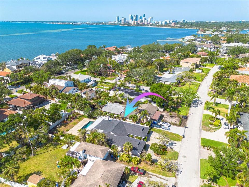 合同活跃: $799,900 (4 贝兹, 4 浴室, 2598 平方英尺)