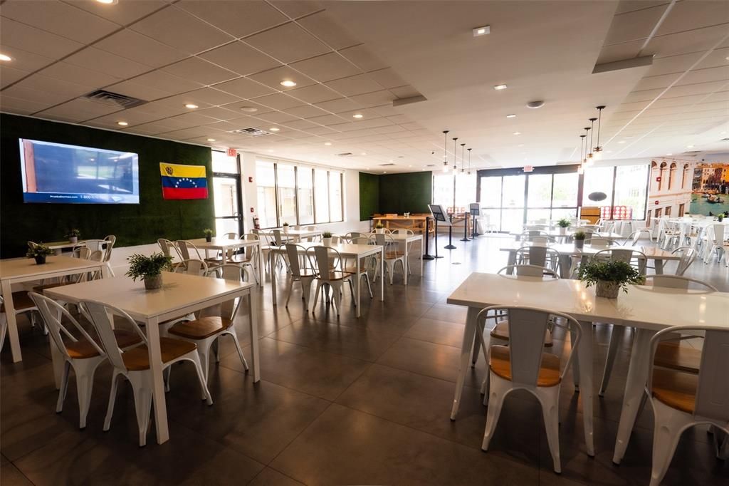 待售: $95,000 (0 贝兹, 1 浴室, 325 平方英尺)