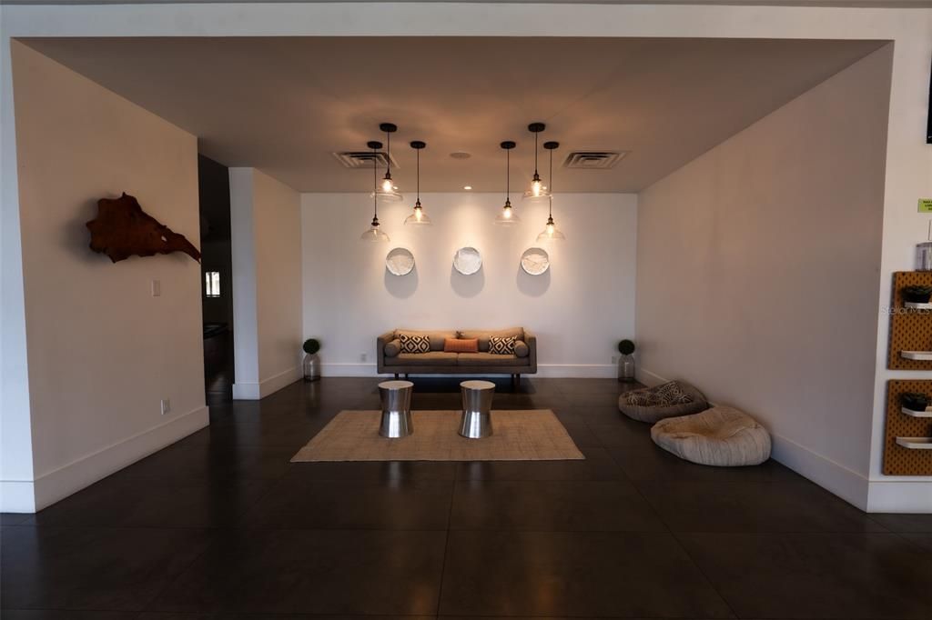 待售: $95,000 (0 贝兹, 1 浴室, 325 平方英尺)