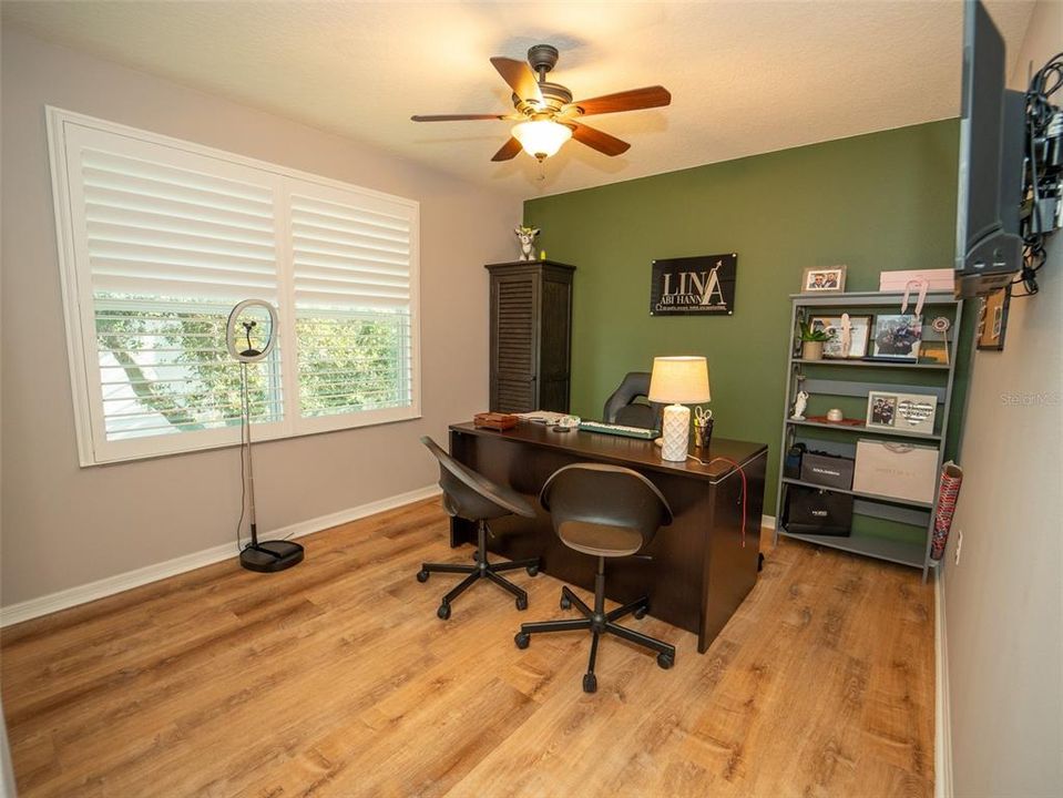 Под контрактом: $759,900 (4 спален, 3 ванн, 2635 Квадратных фут)