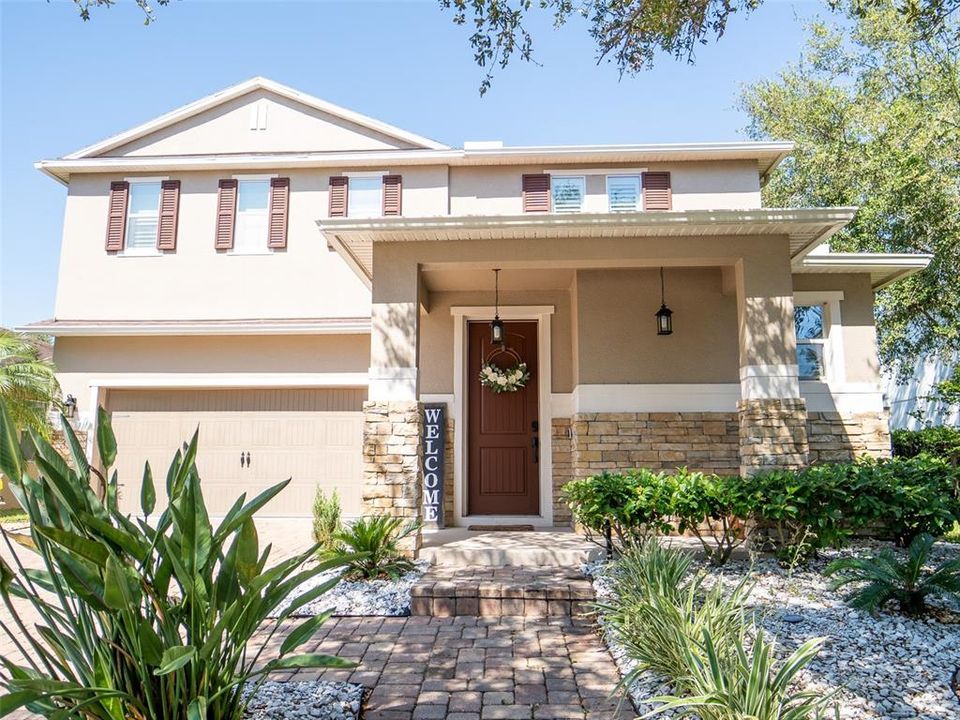 Под контрактом: $759,900 (4 спален, 3 ванн, 2635 Квадратных фут)