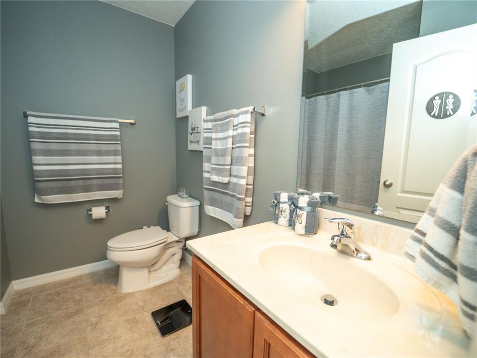 Под контрактом: $759,900 (4 спален, 3 ванн, 2635 Квадратных фут)