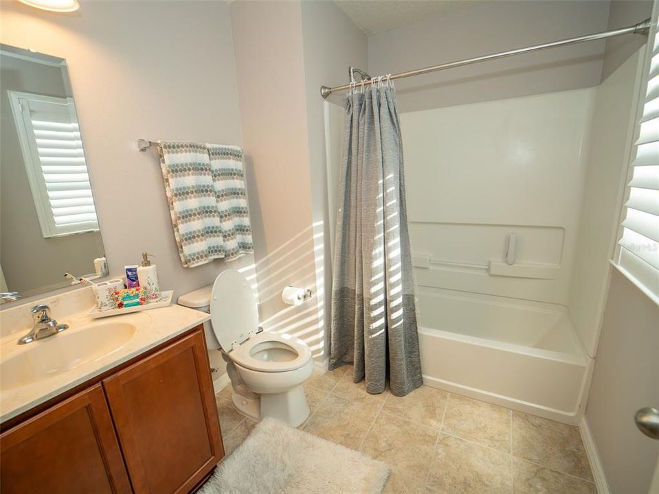 Под контрактом: $759,900 (4 спален, 3 ванн, 2635 Квадратных фут)