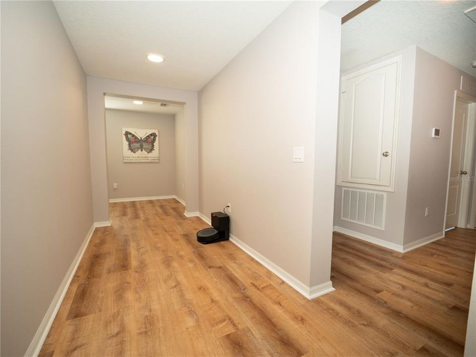 Под контрактом: $759,900 (4 спален, 3 ванн, 2635 Квадратных фут)