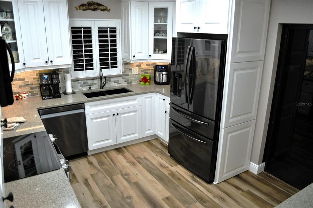 For Sale: $633,600 (4 beds, 3 baths, 2304 Square Feet)