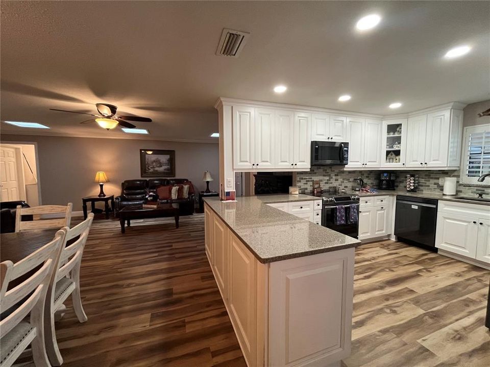 For Sale: $633,600 (4 beds, 3 baths, 2304 Square Feet)
