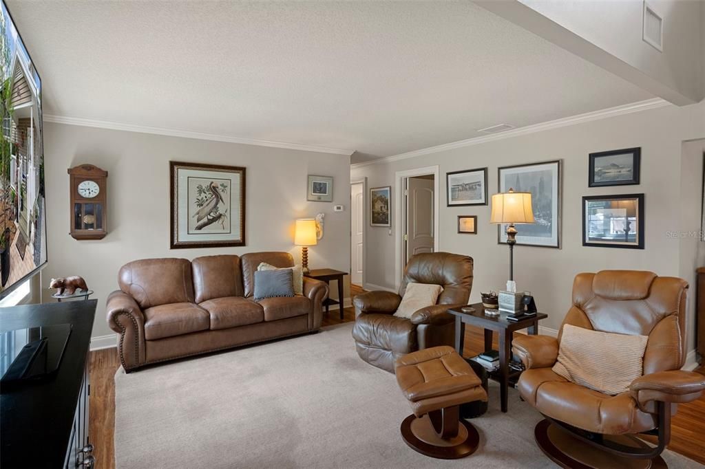 Active With Contract: $355,500 (3 beds, 2 baths, 1794 Square Feet)