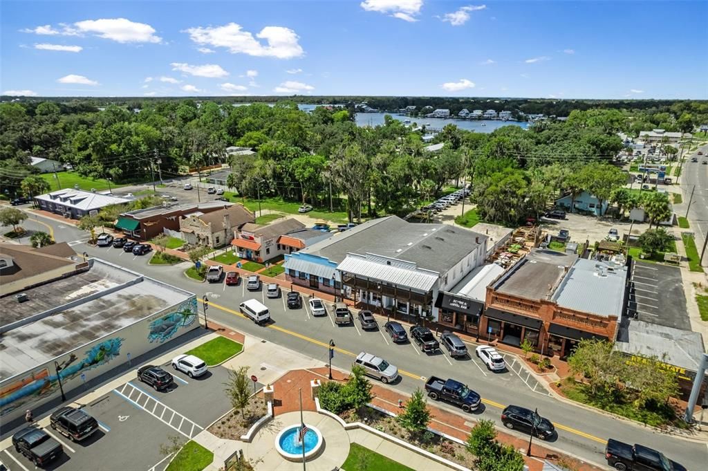 Active With Contract: $355,500 (3 beds, 2 baths, 1794 Square Feet)