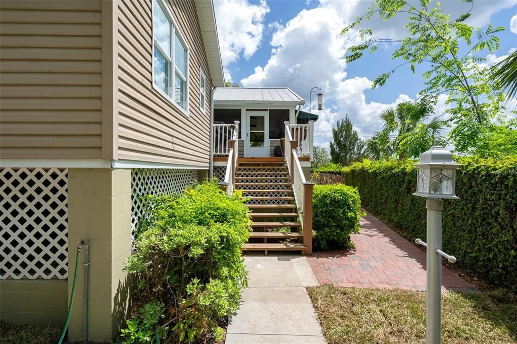 Active With Contract: $355,500 (3 beds, 2 baths, 1794 Square Feet)