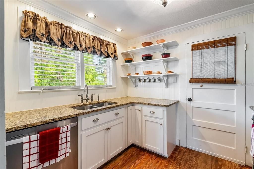 For Sale: $299,000 (0 beds, 0 baths, 832 Square Feet)