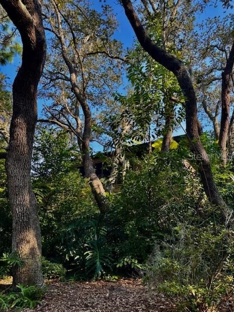 Active With Contract: $204,999 (2 beds, 2 baths, 1050 Square Feet)