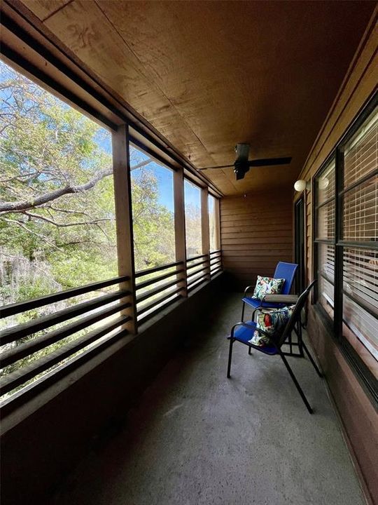 Active With Contract: $204,999 (2 beds, 2 baths, 1050 Square Feet)