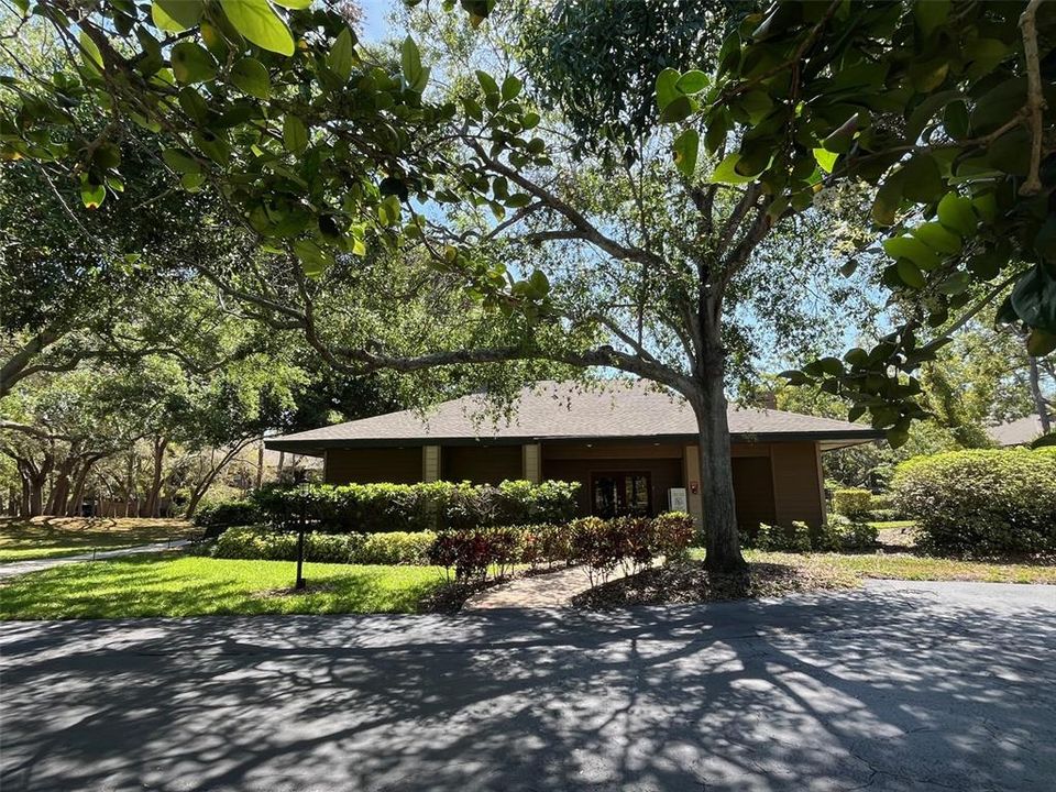 Active With Contract: $204,999 (2 beds, 2 baths, 1050 Square Feet)